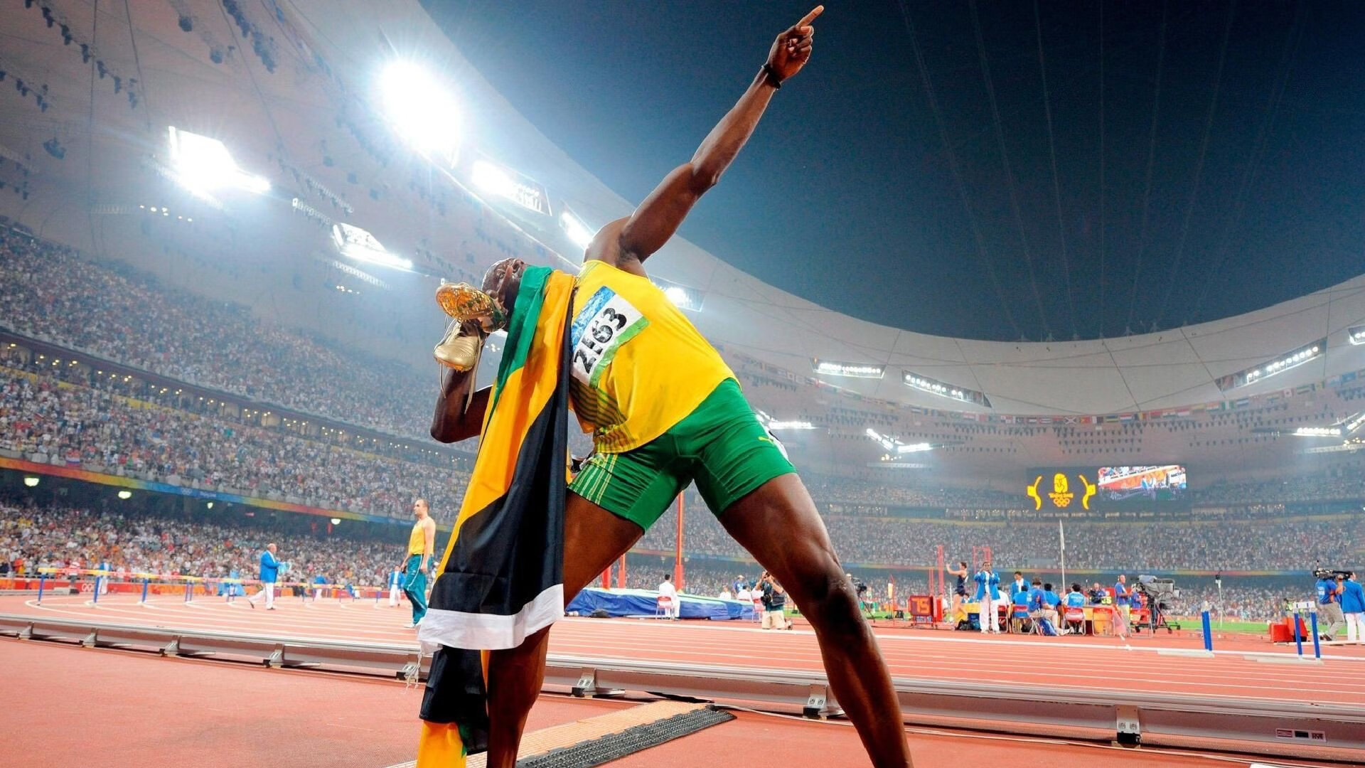 东亚球队在重要比赛中获胜,东亚足球队一期球员