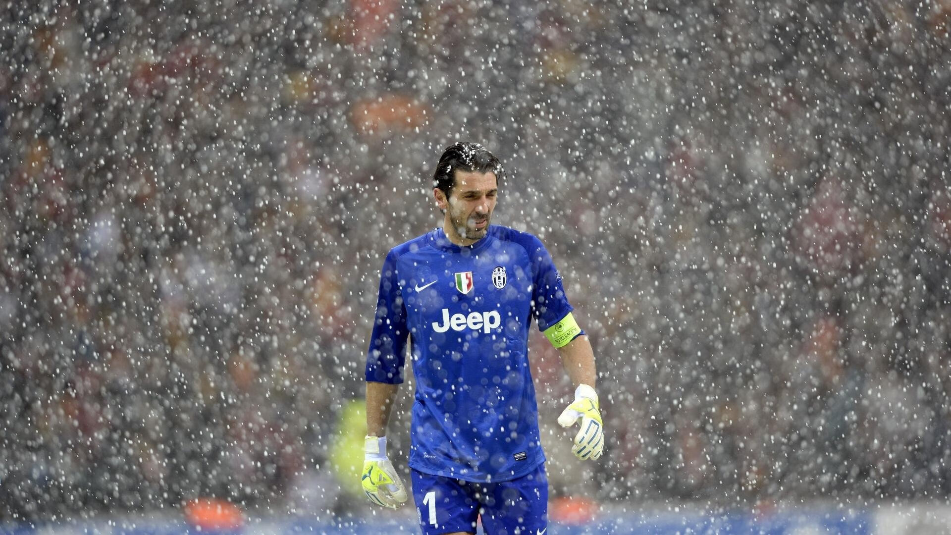 东亚球队在重要比赛中获胜,东亚足球队一期球员