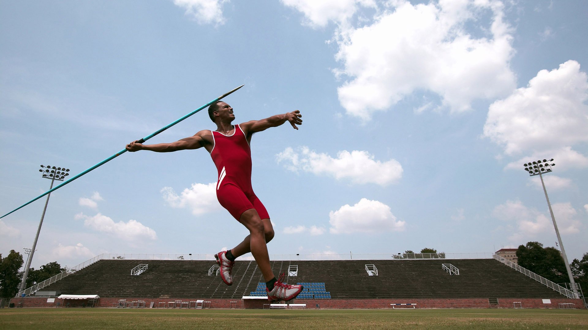 KY Sports-伊朗传统马术赛事“Chovgan”在2024年成功举办，吸引众多观众参与。，伊朗马种