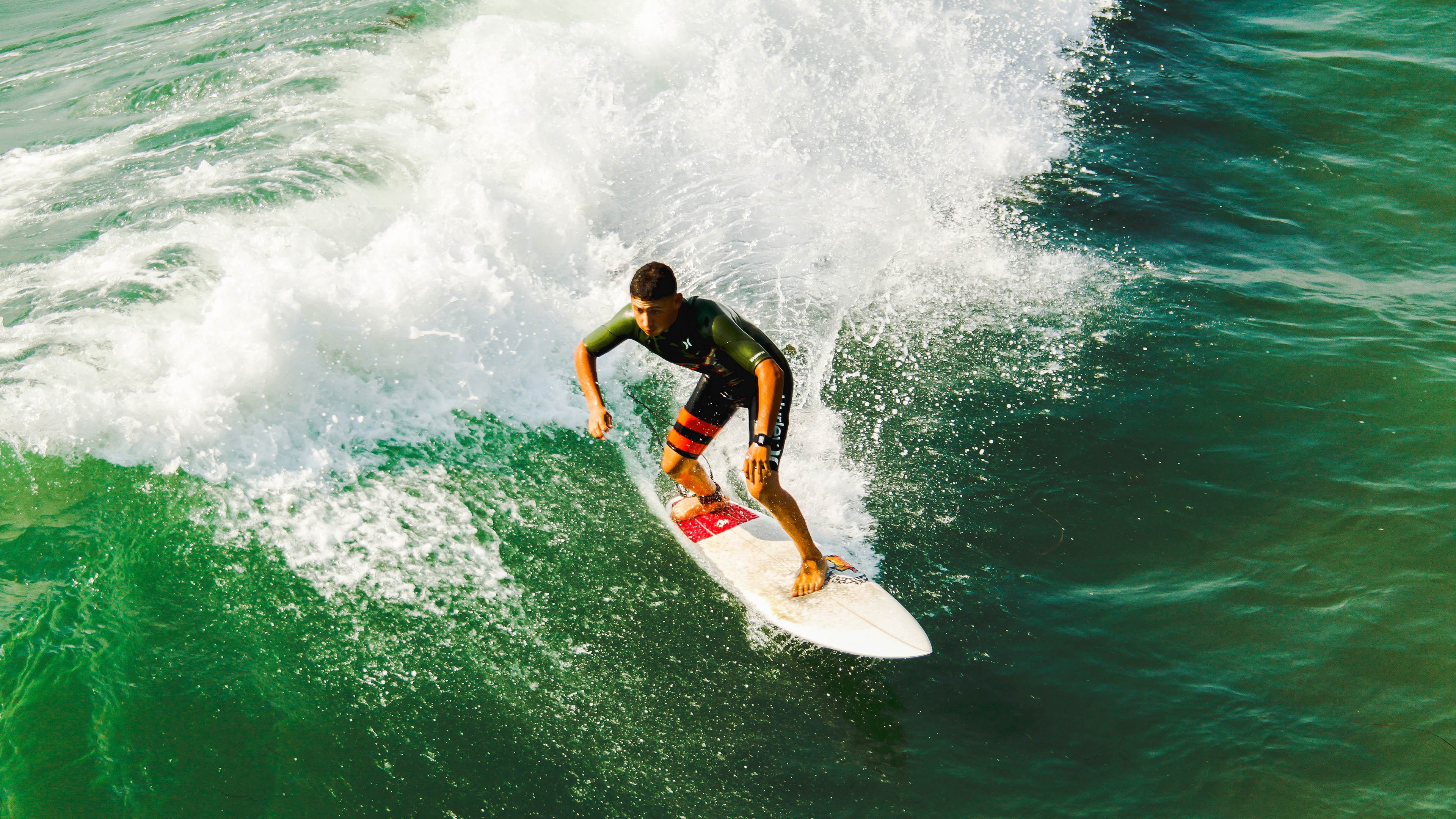 充满悬念的比赛,胜负悬殊让人啧啧称奇,悬念题材